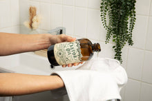 Load image into Gallery viewer, organic cold pressed castor oil / hexane free USA bottled