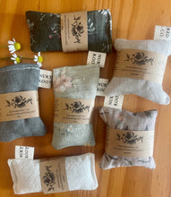 Load image into Gallery viewer, chamomile sachet / natural scent baggie