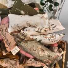 Load image into Gallery viewer, chamomile sachet / natural scent baggie