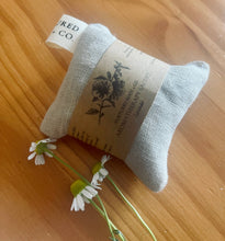 Load image into Gallery viewer, chamomile sachet / natural scent baggie