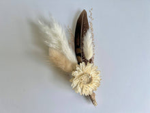 Load image into Gallery viewer, strawflower hat feather