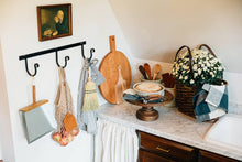 Load image into Gallery viewer, the leather flyswatter