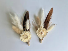 Load image into Gallery viewer, strawflower hat feather
