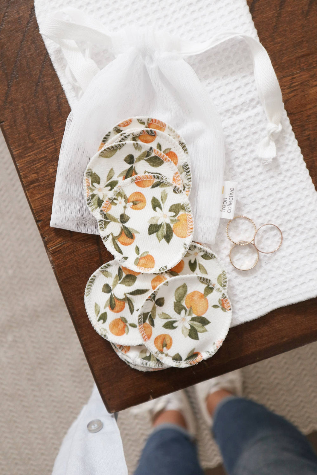 organic cotton rounds / clementine